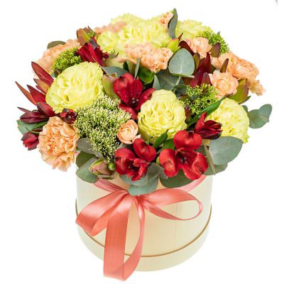 Цветочная композиция в шляпной коробке «Шарм»