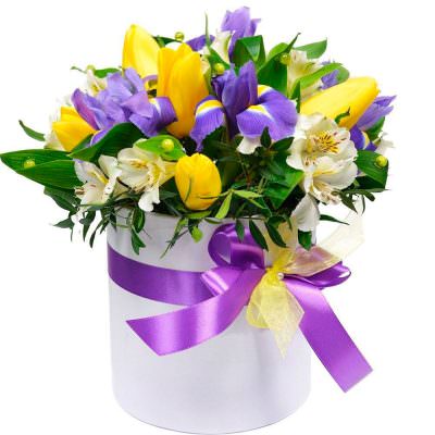 Цветочная композиция в шляпной коробке «Солнечная радость»