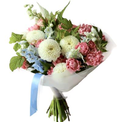 Красивый букет из свежих цветов «Ласковый ветер»