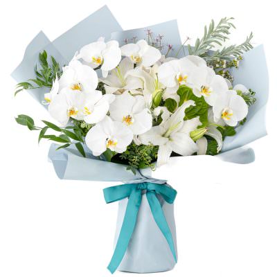 Букет белых орхидей «Белоснежный трепет»